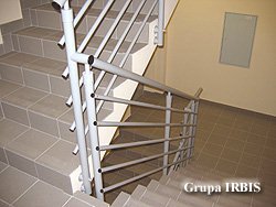 Balustrady ze stali malowanej proszkowo! Wypełnienie z rurek