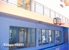 Balustrady malowane proszkowo z wypełnieniem z rurek i pochwytami drewnianymi!